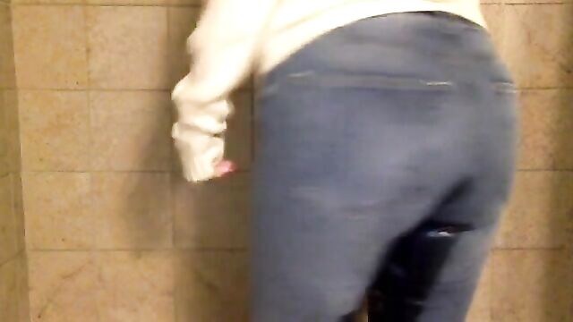 Pipi jeans Piss Pee Porn